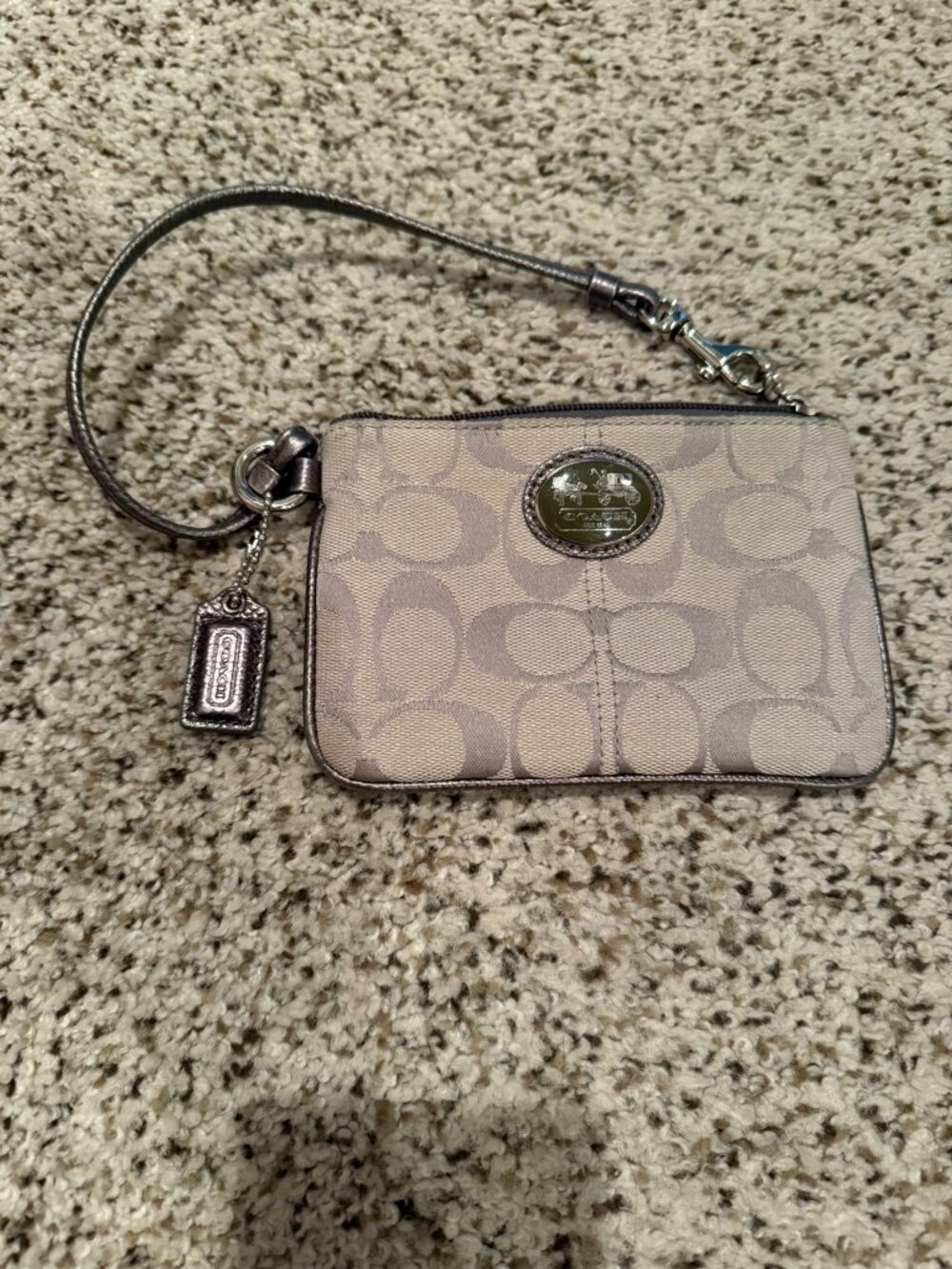 Coach | Canvas Signature C Wristlet | Grey/Silver